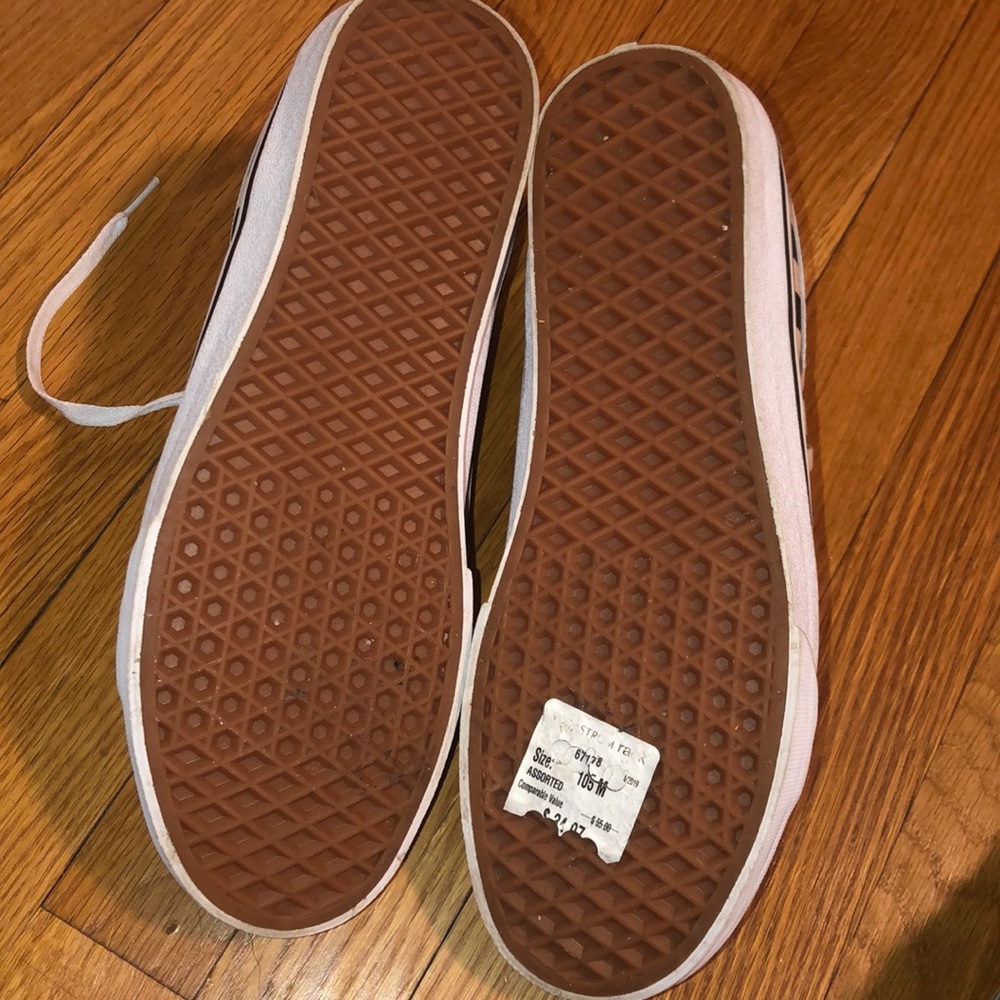 Like New Men's Vans Checkered Black and White Old Skool Mid-Tops - Picture 3 of 3